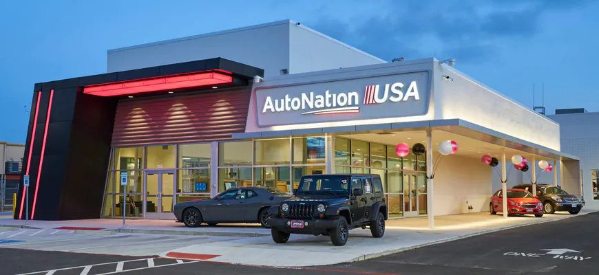 AutoNation CEO: Prodeje vozidel směřují k dalším poklesům