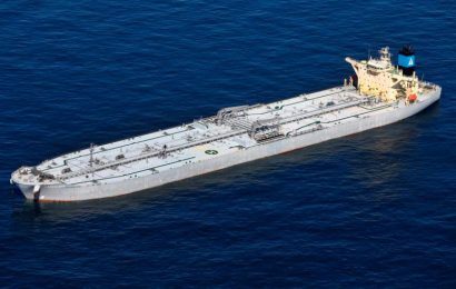 Flotila tankerů s Venezuelskou ropou bezradně vyčkává v Mexickém zálivu
