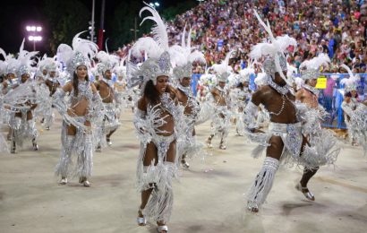 Karneval Rio de Janeiro, Den první: Acadêmicos do Grande Rio a Acadêmicos do Salgueiro