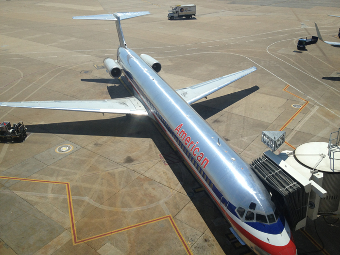 American Airlines vyřadily poslední MD-80, EgyptAir uvedl A220 a Mesa Air zvažuje Mitsubishi SpaceJet M100