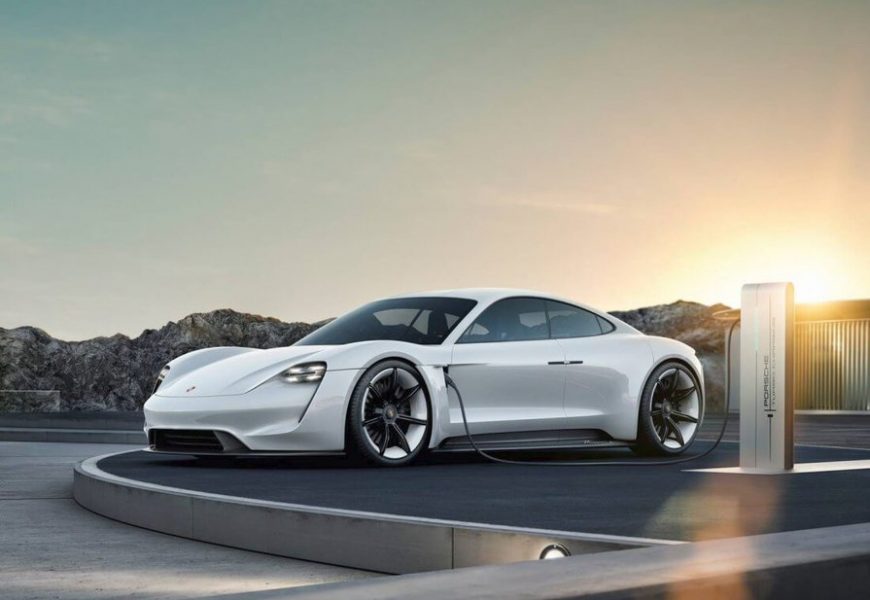 Porsche představil svůj EV Taycan