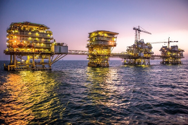 Saudi Arabia is maneuvering to survive the oil price crisis