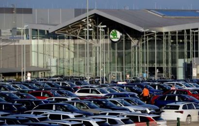 Škoda Auto: Tržby -26%, zisk -74%