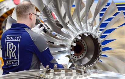 Rolls-Royce warns on £2bn cash outflow