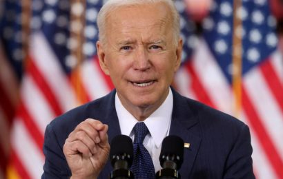 Biden představil plán investic v hodnotě 2.250 miliard dolarů