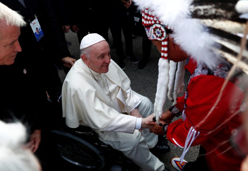 Papež: Byla to kulturní genocida