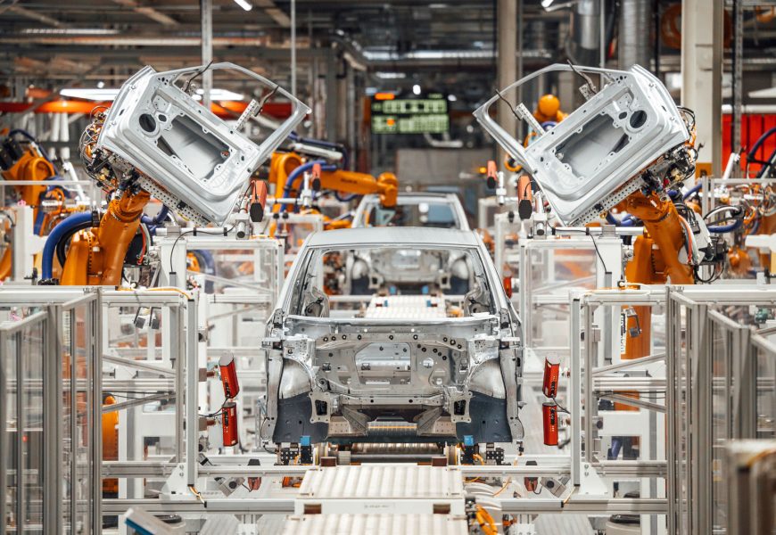 Mocné německé odbory žádají zvýšení mezd o 8% pro zaměstnance Volkswagenu