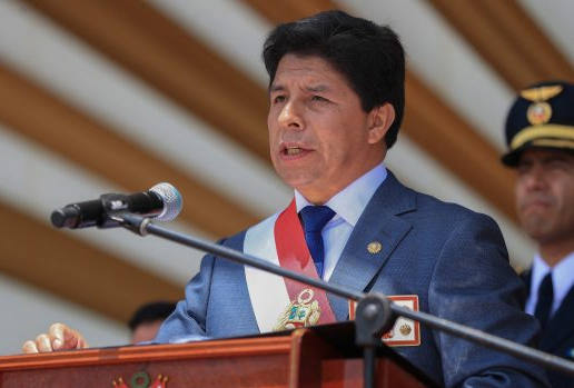 Peruánský parlament odvolal prezidenta Castilla kvůli „trvalé morální nezpůsobilosti“