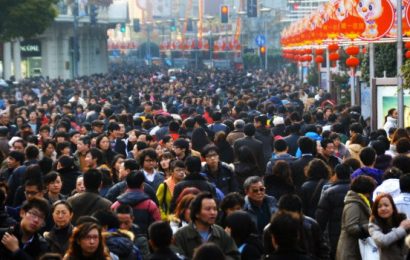 Čína poprvé za 60 let hlásí úbytek populace