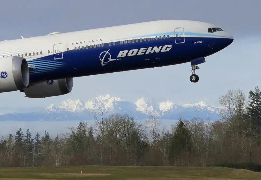 Boeing Tumbles On Unexpected Q4 Loss