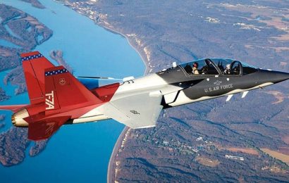 USAF převzalo první cvičný Boeing T-7A Red Hawk