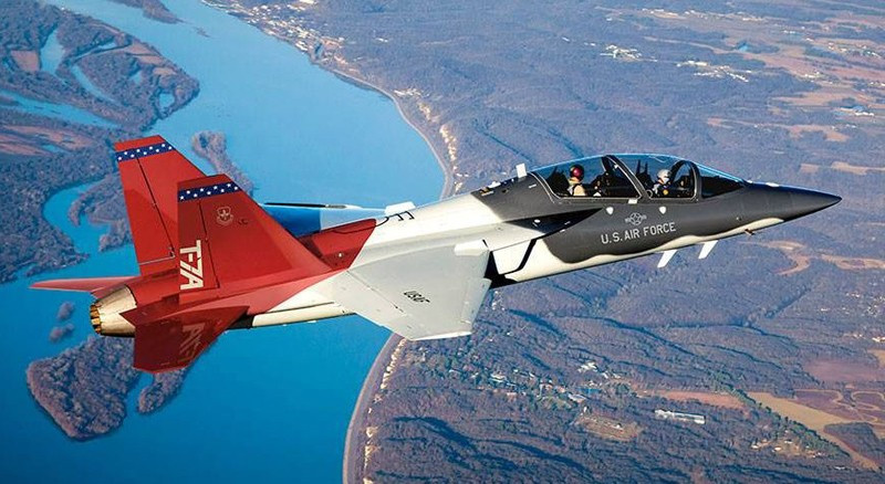 USAF převzalo první cvičný Boeing T-7A Red Hawk