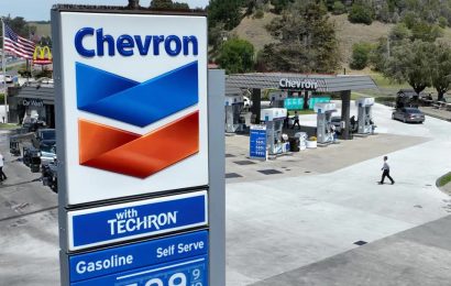 Zisky Exxon a Chevron vykázaly výrazný meziroční pokles