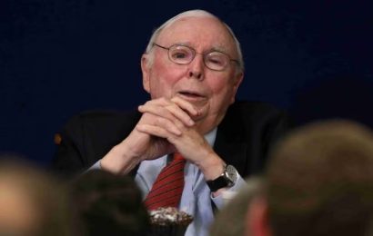 Odešel Charlie Munger, pravá ruka Warrena Buffetta